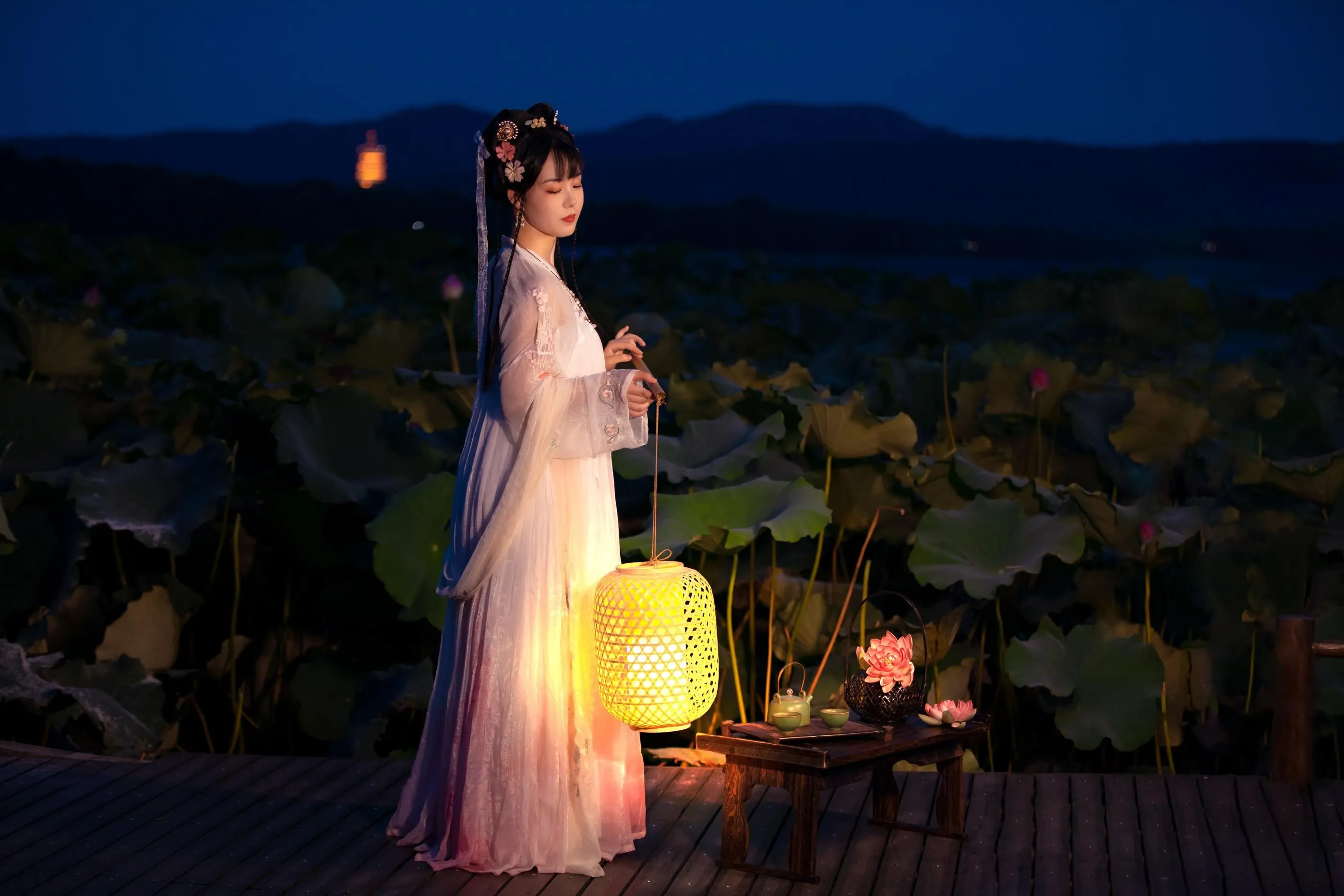 [YITUYU艺图语]2021.12.24 赏荷 僵僵 [24P]插图7